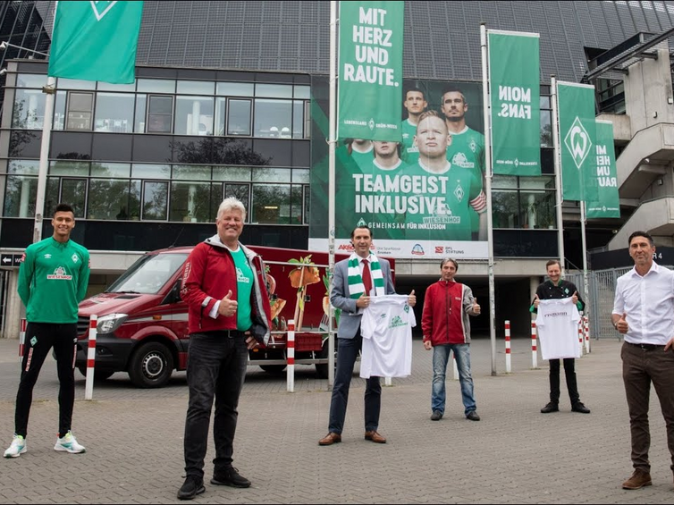 Täglich 50 warme Mahlzeiten | Werder Bremen und eismann kümmern sich um Obdachlose