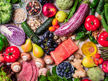 Beim Clean Eating gilt: je weniger (industriell) ein Lebensmittel verarbeitet ist, desto besser. Clean Eating setzt auf möglichst unverarbeitete Lebensmittel